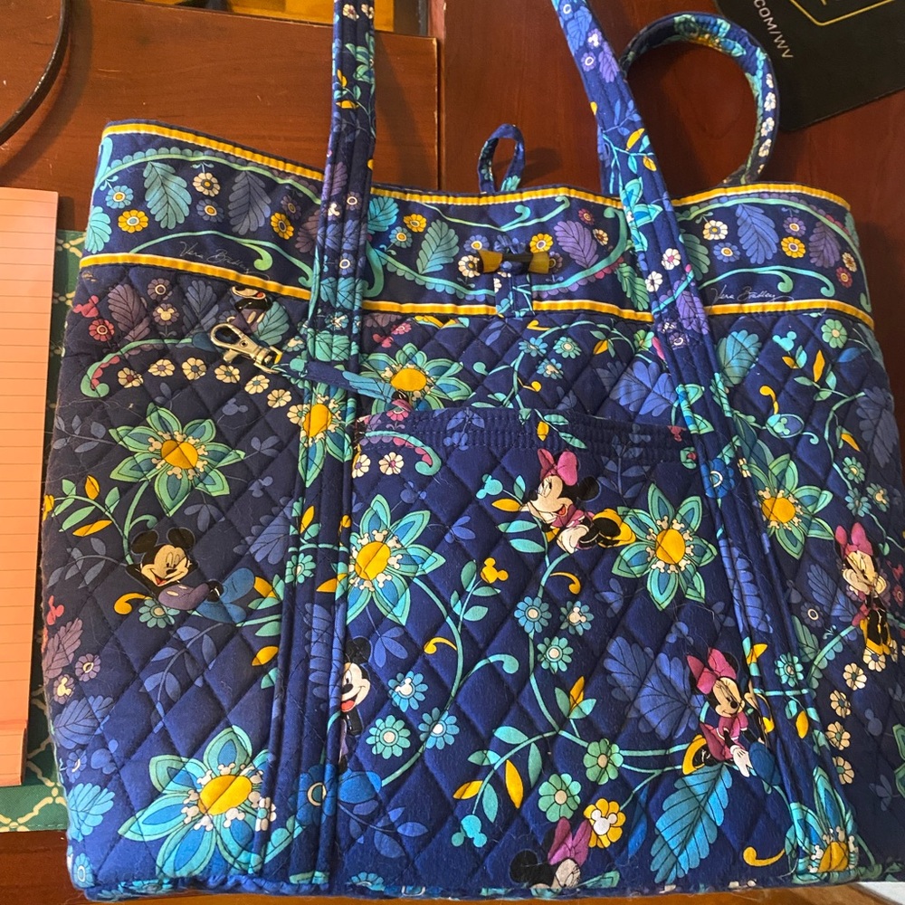 Disney Vera Bradley ~like new ~tote purchased in Disney world !
